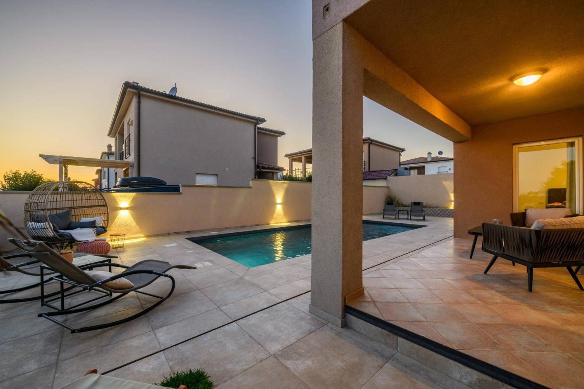 Villa Brionika Mit Pool Vodnjan Exterior photo